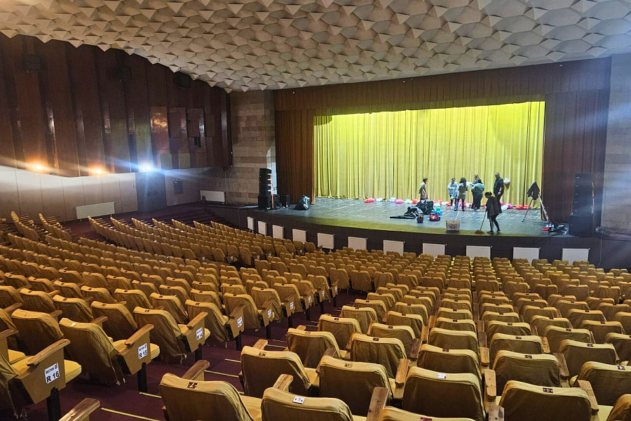 Alexis on Tour: Ploiești